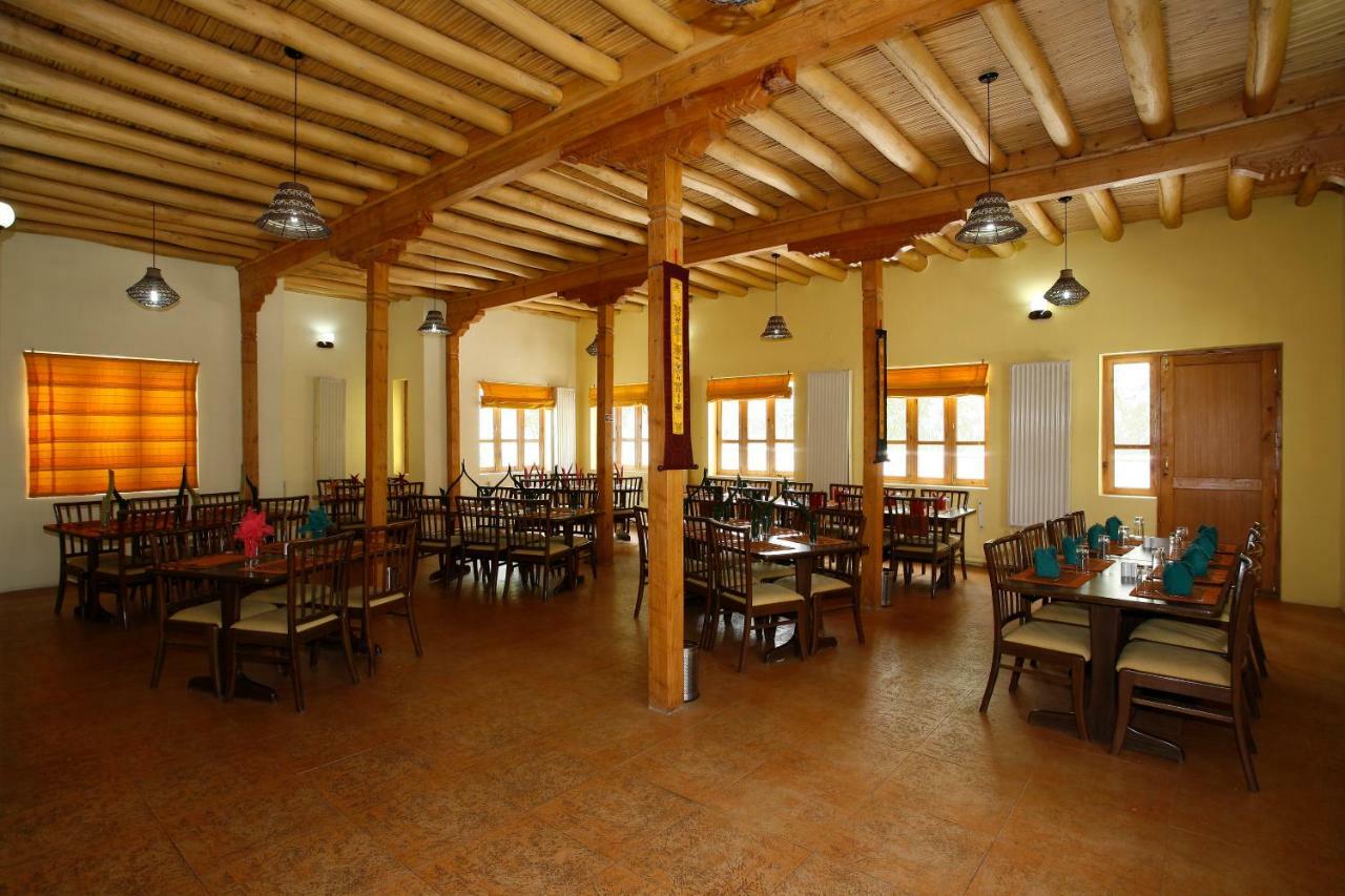 Lha Ri Sa Resort Leh Esterno foto
